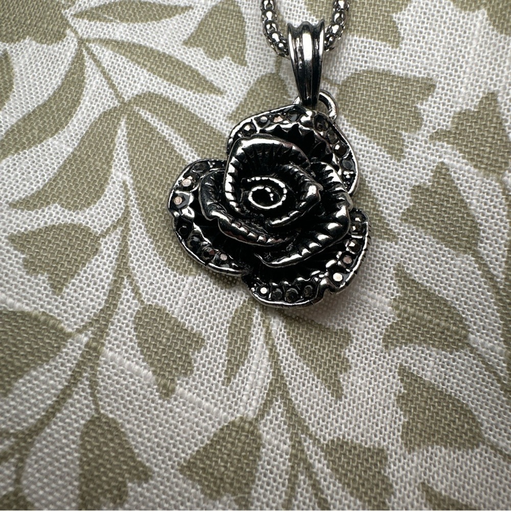 Vintage Silver Plated Womens Necklace Rose With Marcasite 22 Inch